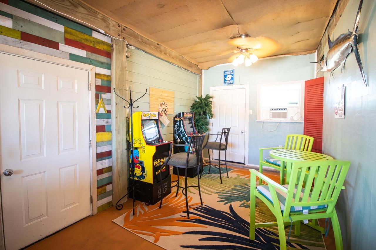 One-Of-A-Kind Beach Home With Lounge Bar Game Room Galveston Exterior photo